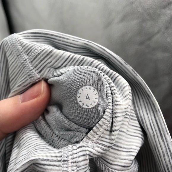 LULULEMON Wunder Under Crop High Rise 21' Legging 4 Luxtreme Wee Are From Space - Picture 7 of 7